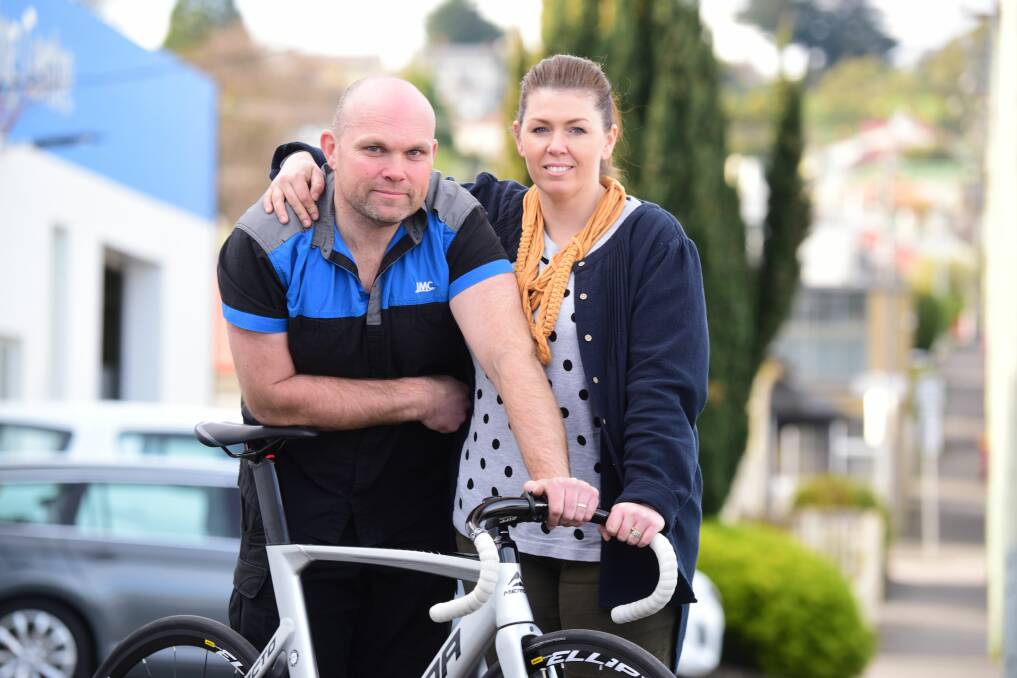 GENEROUS: Michael Lockyer, with his wife, Ness, who donated her kidney to him after he suffered kidney disease for 13 years. Picture: Paul Scambler