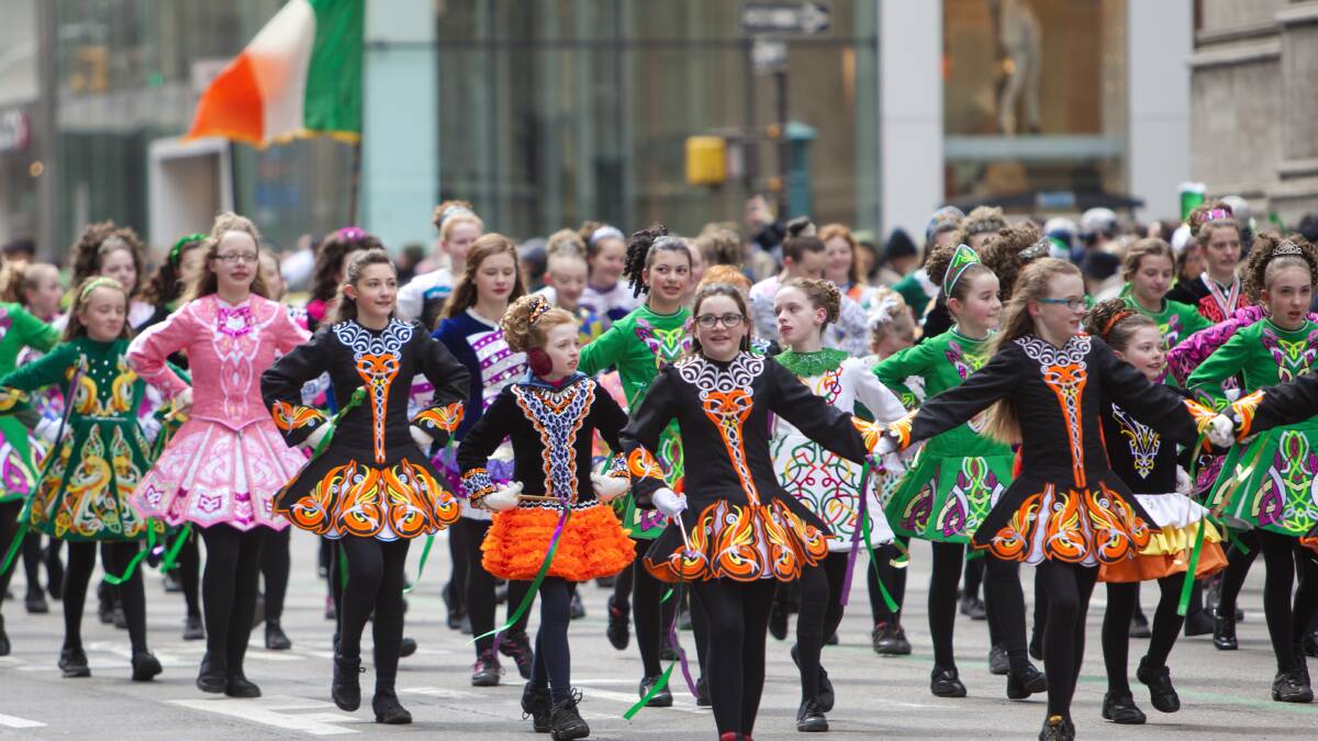 Traditions: Ireland has a rich and vibrant culture, from the beautiful Gaelic language, Irish music and Irish dancing. 