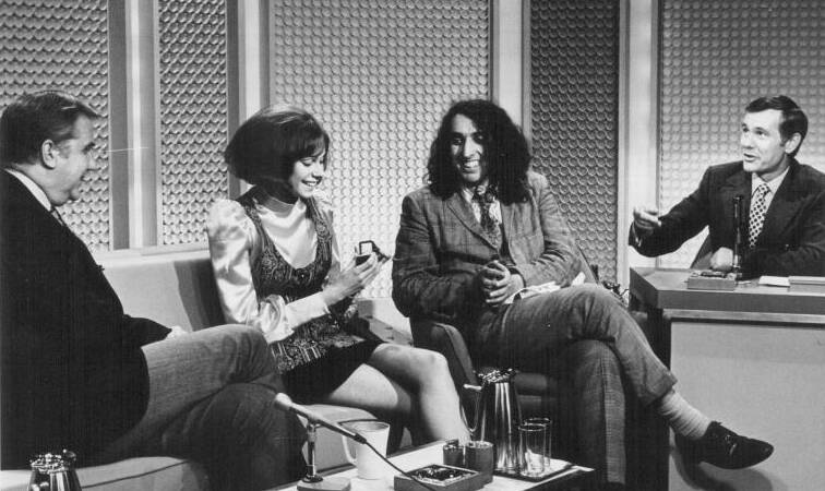 L to R. Announcer Ed McMahon, Vickie Budinger, Tiny Tim & Johnny Carson. Tiny Tim gave Vicki her engagement ring on the Johnny Carson (right, below) TV show. Many a faint heart fluttered. November 27, 1969. 
