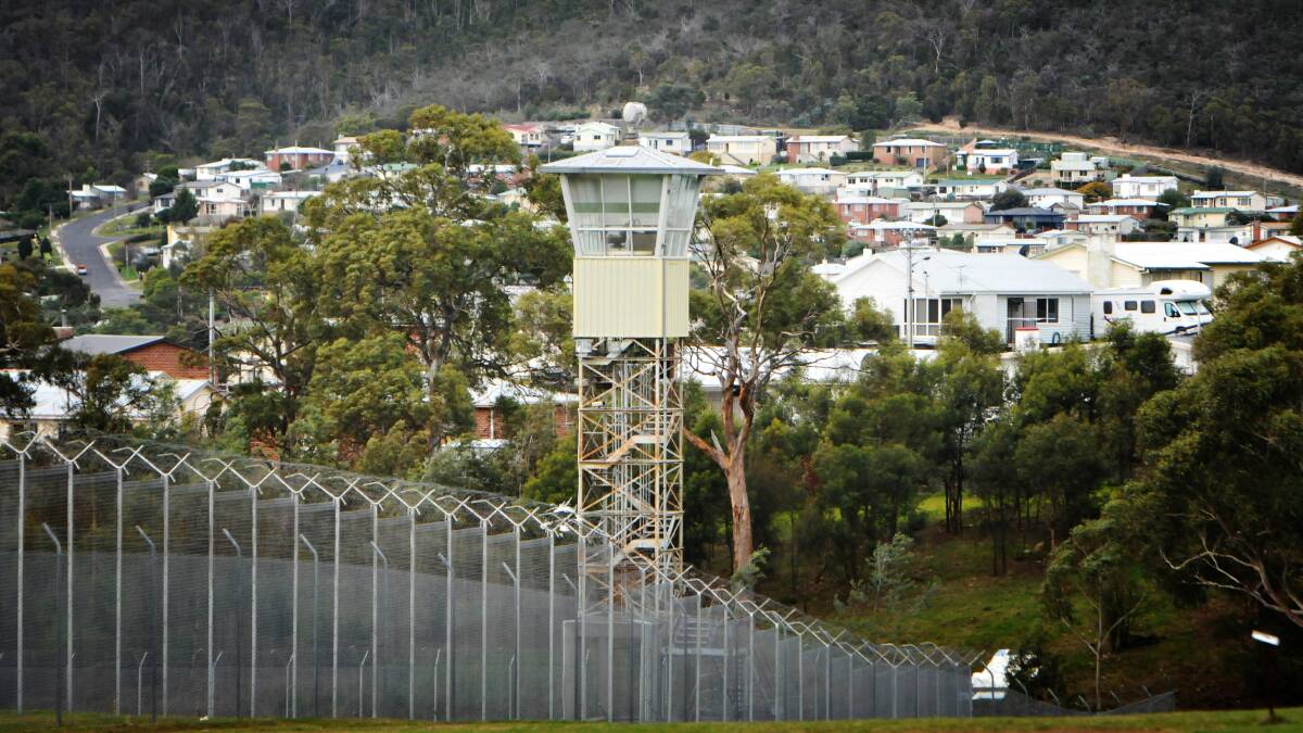 Supporters of a new Northern prison say it would stop crowding and prisoner management issues at Risdon Prison.
