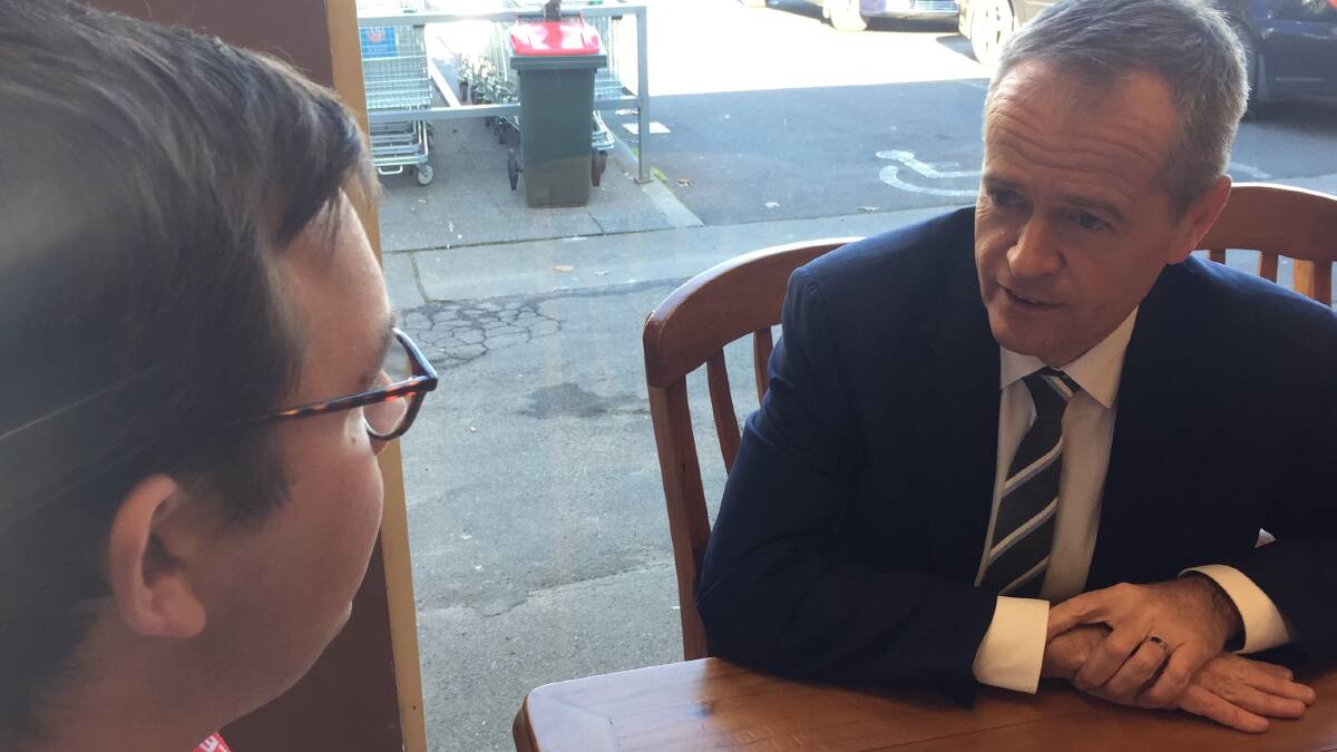 Political journalist Rob Inglis sits down with Bill Shorten at George Town. 