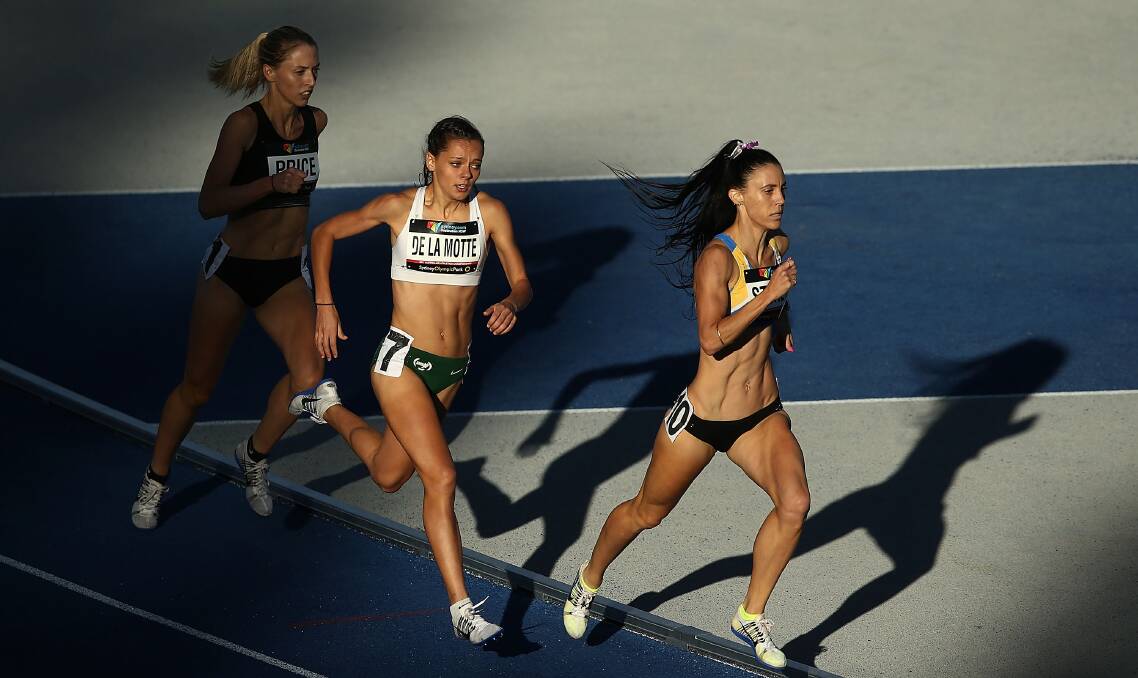 PUSHING HARD: Launceston-raised Abbey De la Motte stays close to rivals during her 4 x 800m leg on her way to an Australian podium finish. Picture: Getty Images.