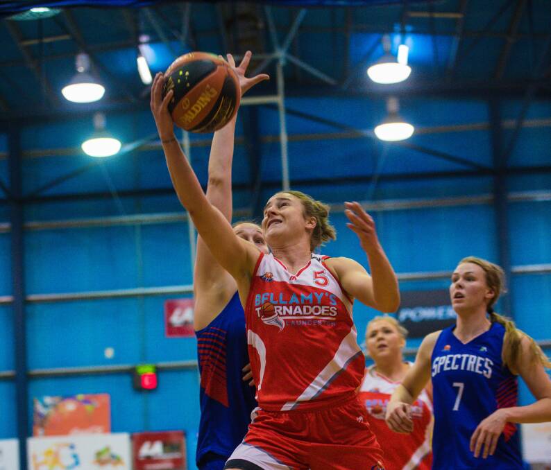 FINGERTIPPER: Launceston captain Lauren Mansfield drives to the basket against Nunawading in the SEABL clash. 
