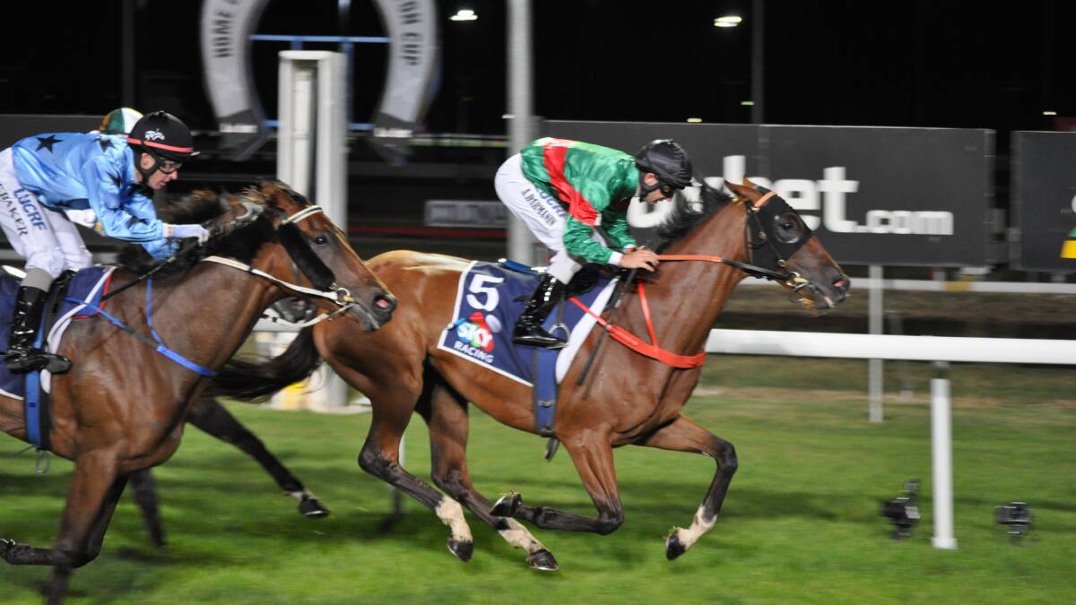 Bidirectional wins the Sydeston Cup at Mowbray on Wednesday night
