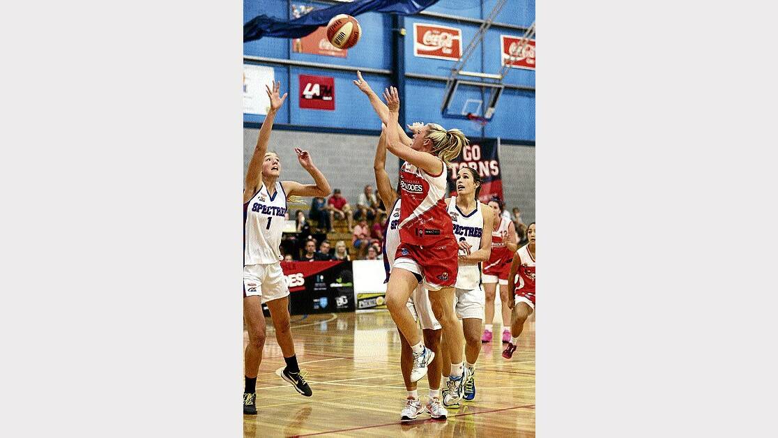 Launceston Tornadoes assistant coach Alicia Riley in action. Tonight she will take charge of the team against Kilsyth with head coach Peta Sinclair away with the Australian under-17 team in China. Picture: PHILLIP BIGGS