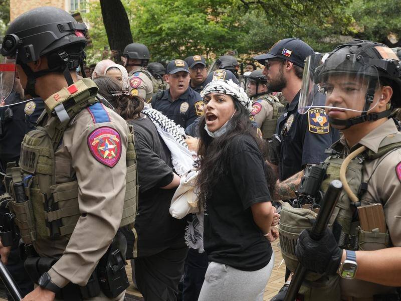 Riot police arrested students at a pro-Palestinian protest at the University of Texas. (AP PHOTO)