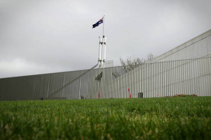 Security fence nearing completion at Parliament House in Canberra on Monday 9 October 2017. Fedpol. Photo: Andrew Meares 