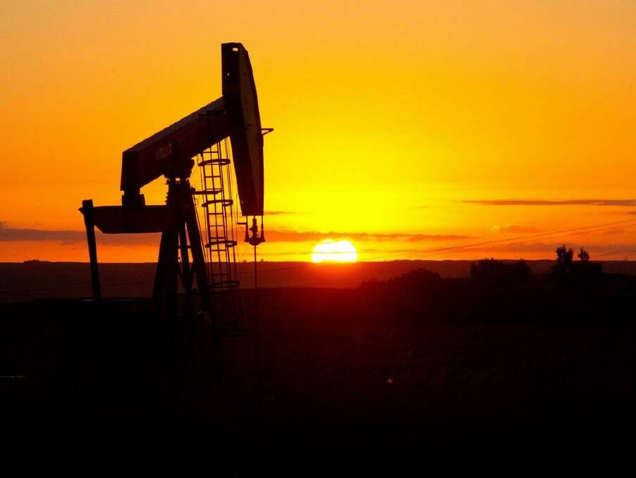 US oil production will continue its surge to hit a record 9.6 million barrels a day in 2016, the US Energy Department predicts. Photo: Karen Bleier