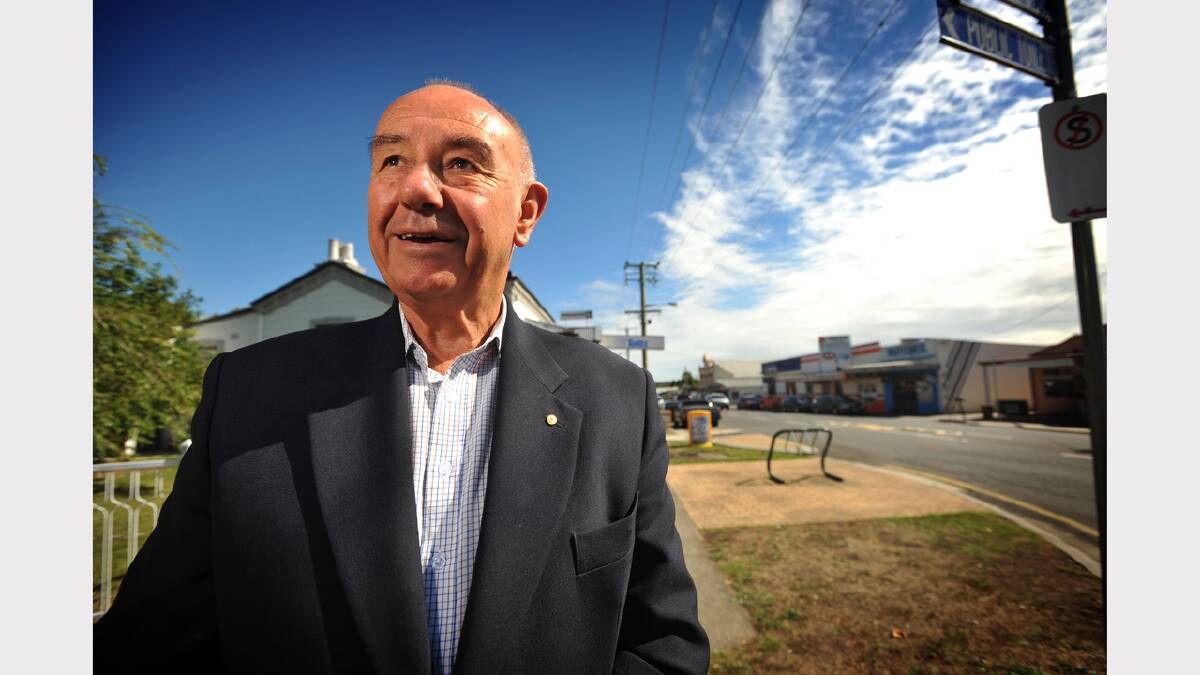 West Tamar Mayor Barry Easther has announced his retirement.