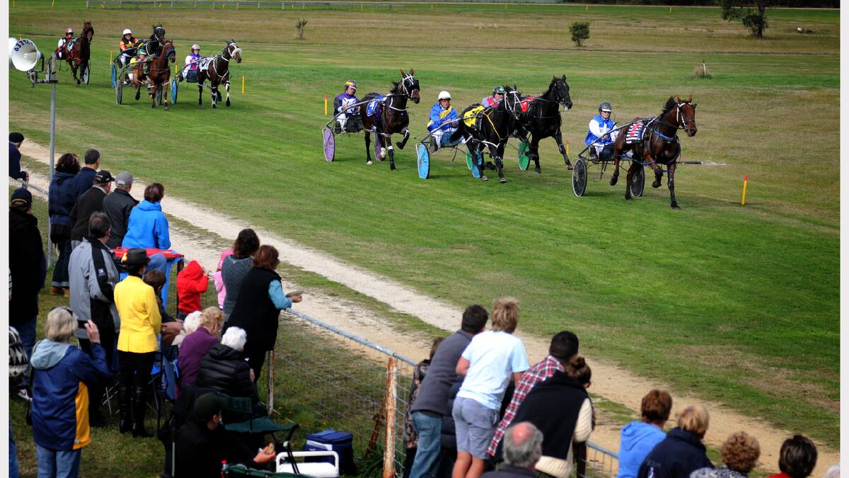 More than 3000 turned out to the St Marys Cup, where Divas Delight took the 128th cup win. Picture: Geoff Robson