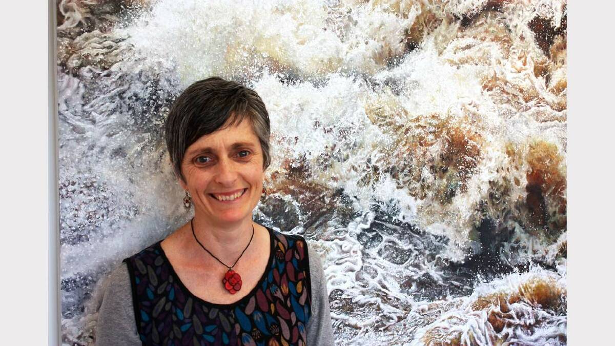 2013 Glover and Fleurieu prize finalist Heather Bradbury is holding a solo art exhibition at The Poatina Art Tree Gallery.
