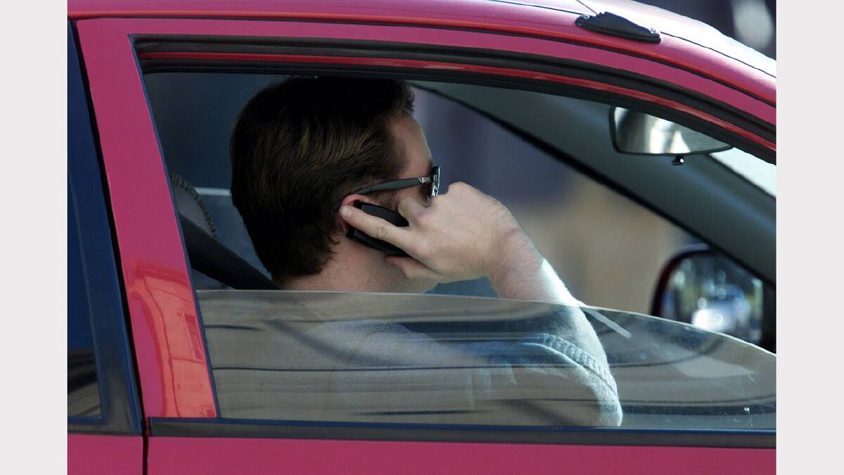 Larger fines preferred for motorists using mobiles 
