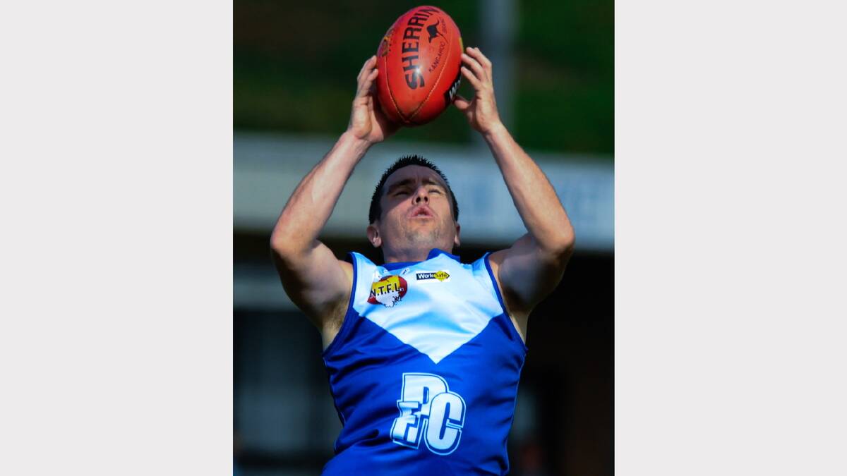 Former St Kilda player Stephen Milne played for Penguin against Wynyard in an NTFL clash. Picture: Neil Richardson
