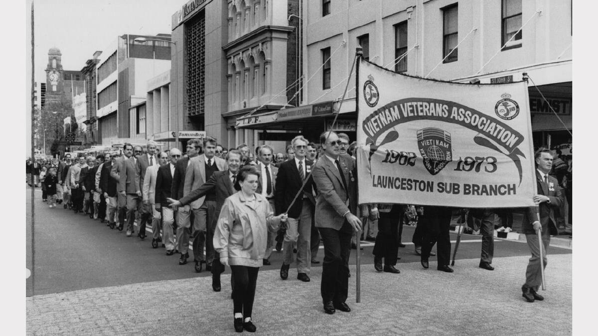 Anzac Day flashback gallery | Vietnam veterans were the largest contingent in the 1991 Launceston march.