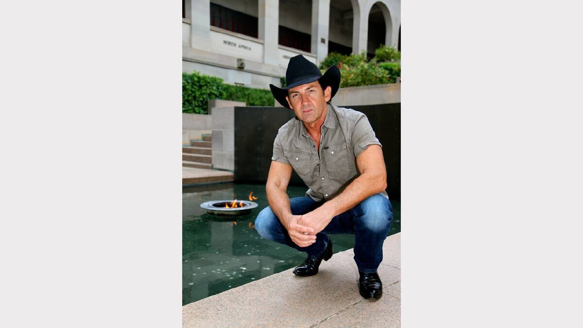 Lee Kernaghan will bring his latest show to the Albert Hall in Launceston next month.
