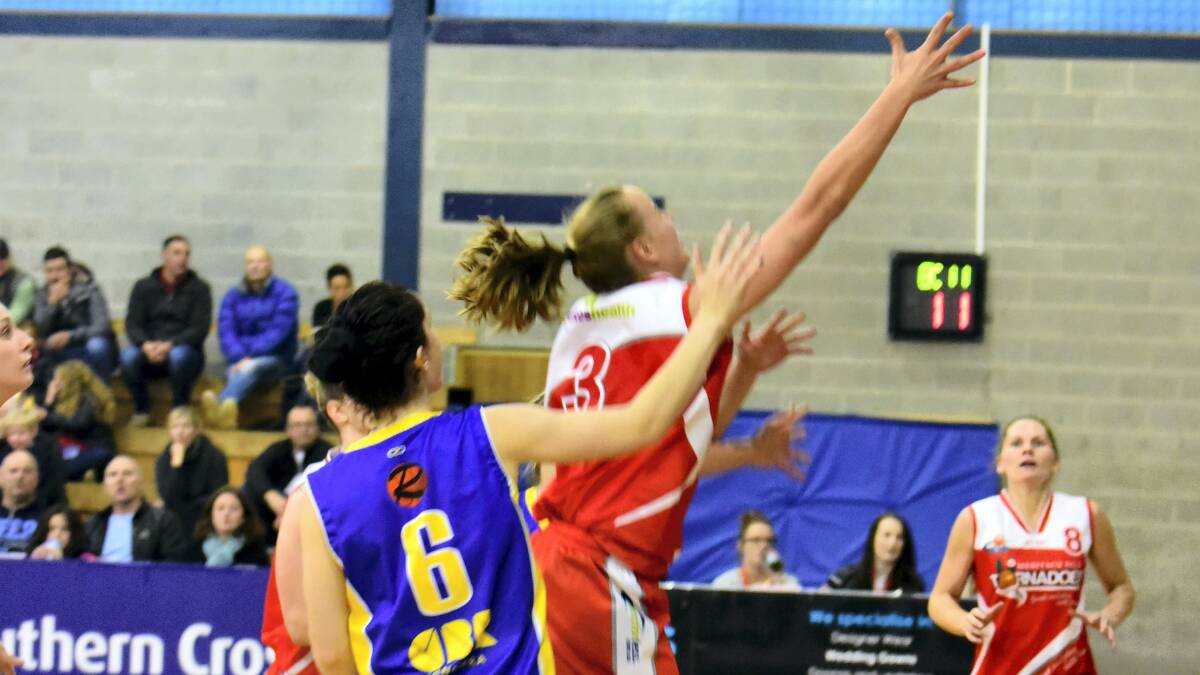 US import Mikaela Ruef was again outstanding in the Tornadoes’ upset  88-76 win against Kilsyth, shooting 29 points and collecting 14 rebounds.
