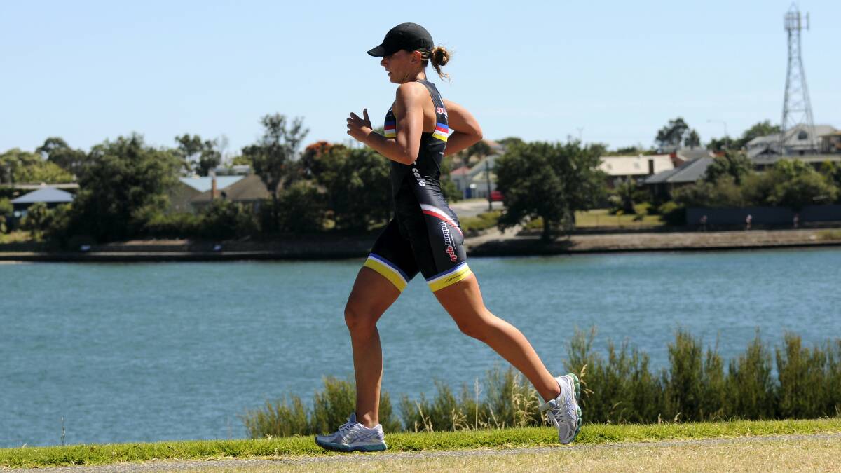 Kate Martin on the run in yesterday's triathlon