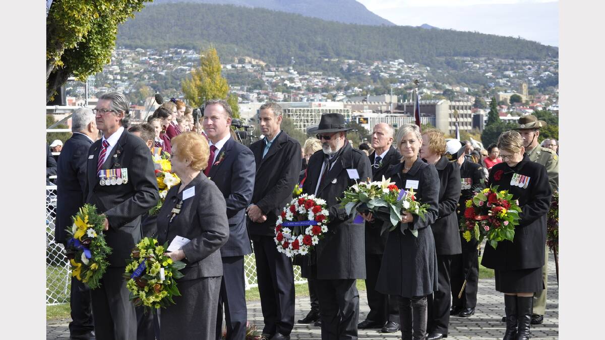 State politicians join Anzac service