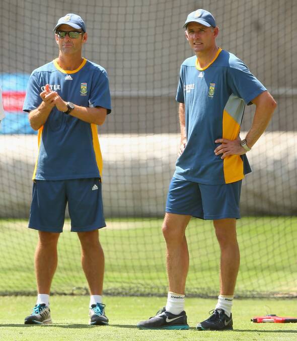 Vision: Gary Kirsten and Mike Hussey during a South African nets session at the MCG in 2015. Picture: Getty Images