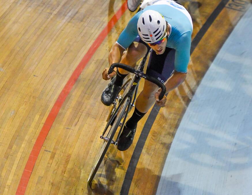Looking up: Sam Welsford on his way to victory in the Launceston Wheel at the Silverdome. Pictures: Scott Gelston.