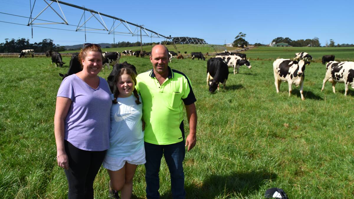 WINNERS: Remlap farm's Eliza Anderson, Susannah Palmer and Michael Palmer. Picture: Supplied