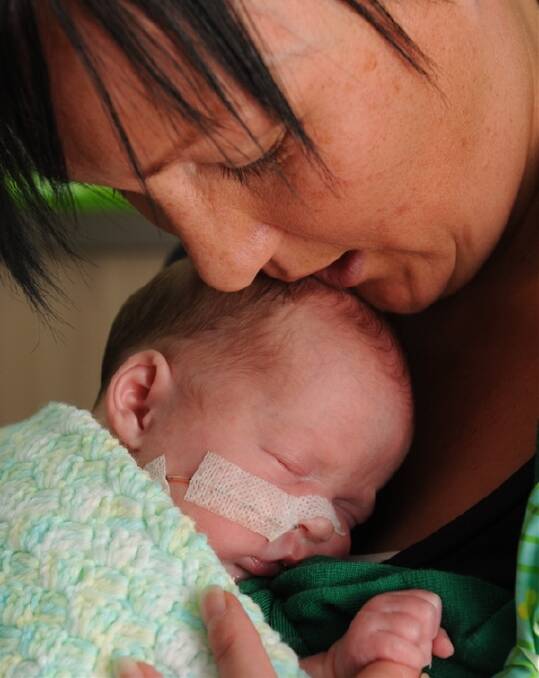 Jodi Hood, of Tomahawk, with premature daughter Lily Elsie Hood. Picture: PAUL SCAMBLER