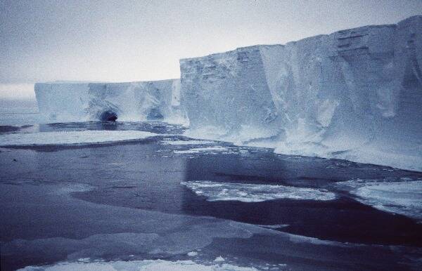 The Mertz Glacier. Photo by Barbara Wienecke, Australian Antarctic Division,  © Commonwealth of Australia