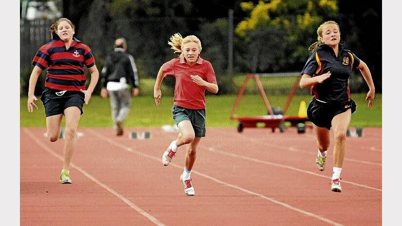 Junior track-and-field maintains momentum 