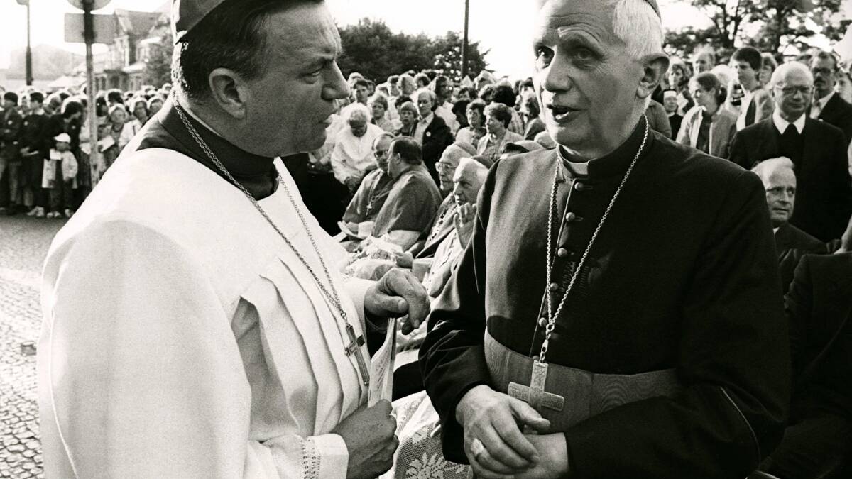 German Cardinal Joseph Ratzinger (R) is pictured with Bishop Karl Lehmann during a Catholic meeting in the eastern German city of Dresden in this July 1987 file photo. Photo: REUTERS