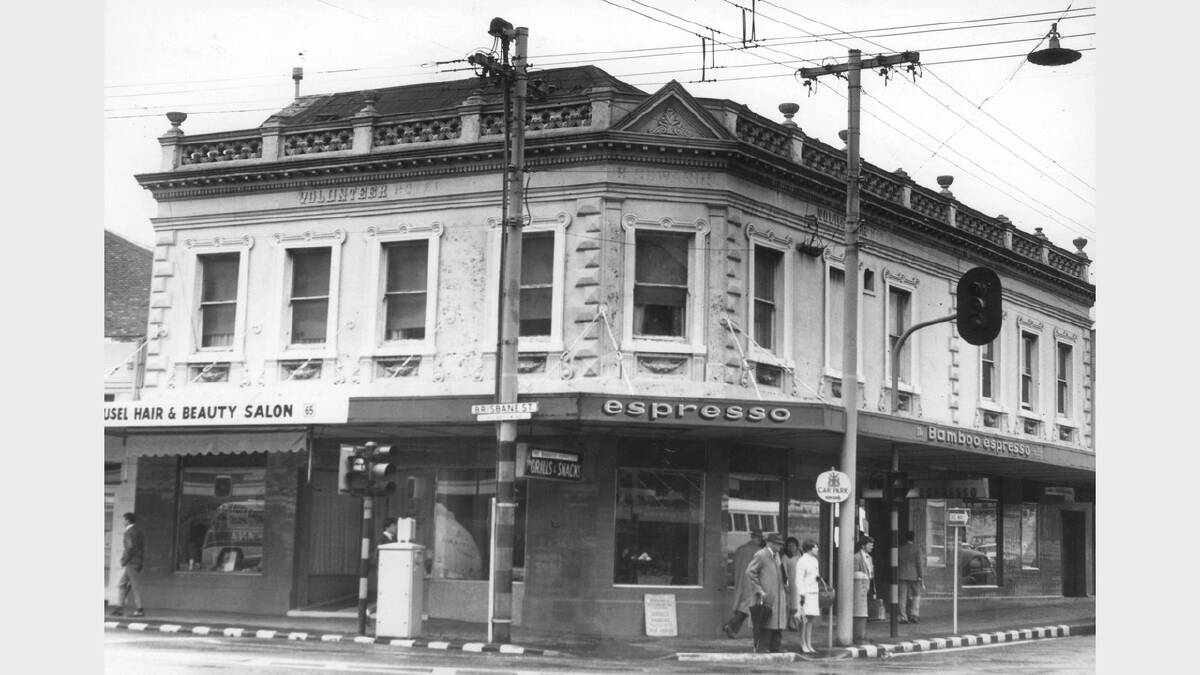 The old Volunteer Hotel, on the corner of George and Brisbane streets. August 23, 1969.