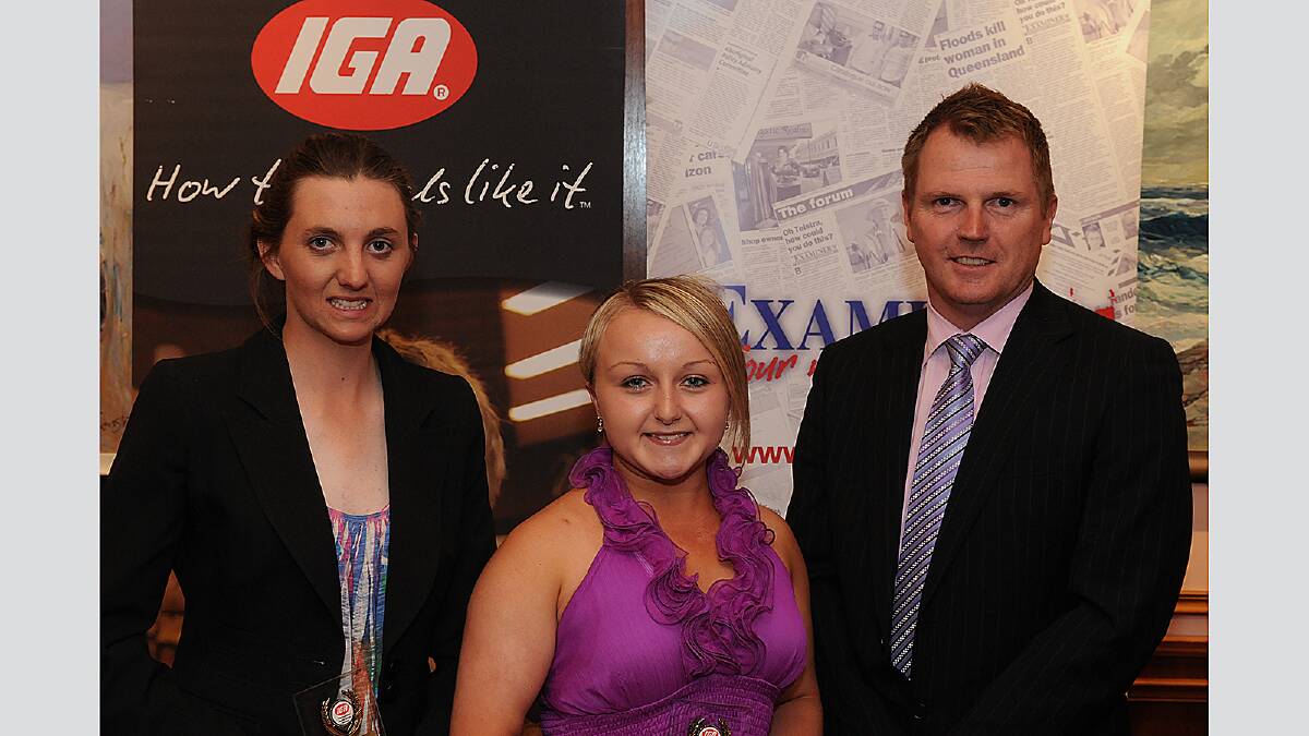 Junior Sports Awards 2012, Country Club: Female individual runners up Felicity Webster and Aston Brown with IGA Tasmania CEO Grant Hinchcliffe