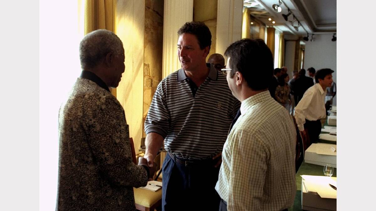 23 May 2000:  Nelson Mandela with Academy Member Dan Marino, Laureus Sports Awards, Monaco.