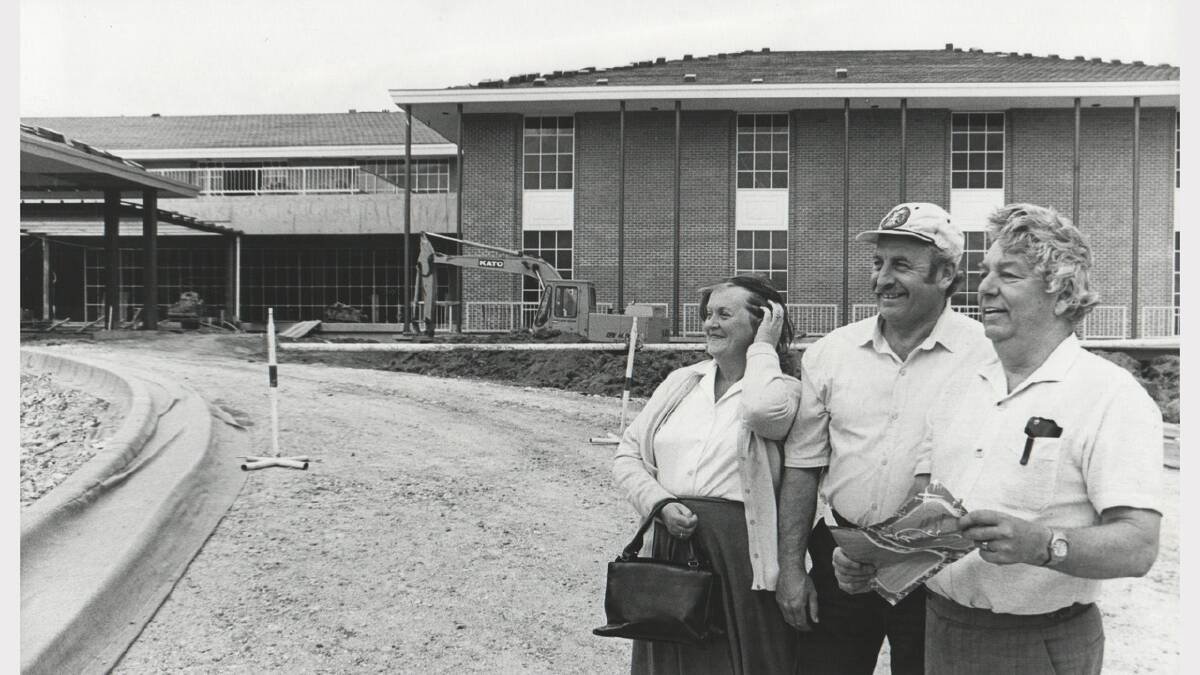 Riverside Lions members Julie Lee and Graham Harris look over the casino site with Cyril Marchant. Photo: December 1981.