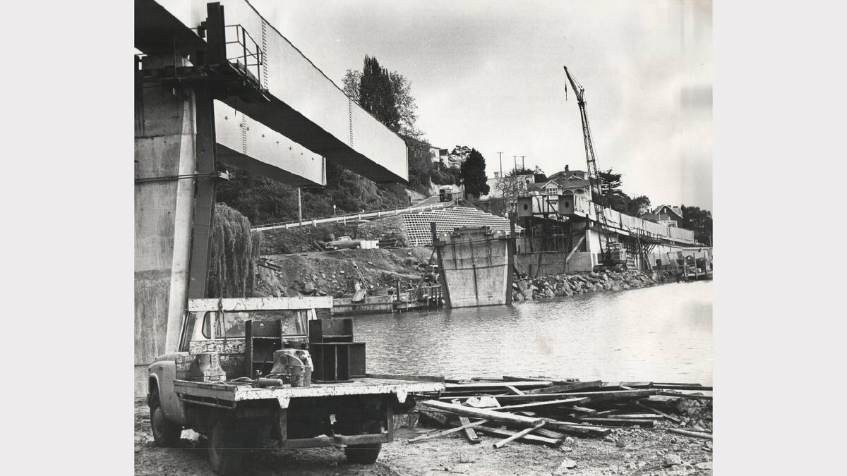 Construction of the West Tamar bridge. Photo: 1972.