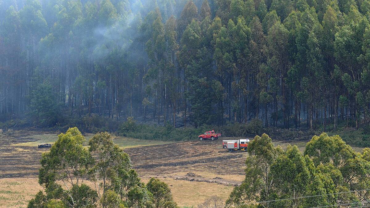 Bush  fire at Stewarts Road, Holwell Road, Nettlefolds Road and Flowery Gully Road