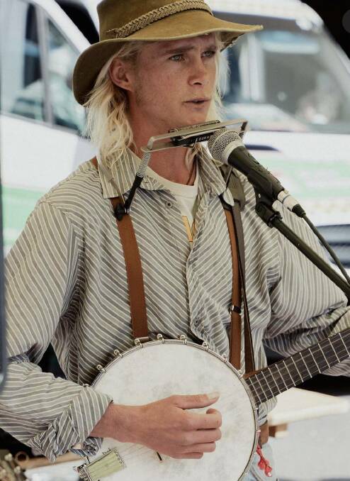 Dusty Rusty will pick his banjo and spin some yarns at the Valentino Safe Co on Saturday. Picture supplied 