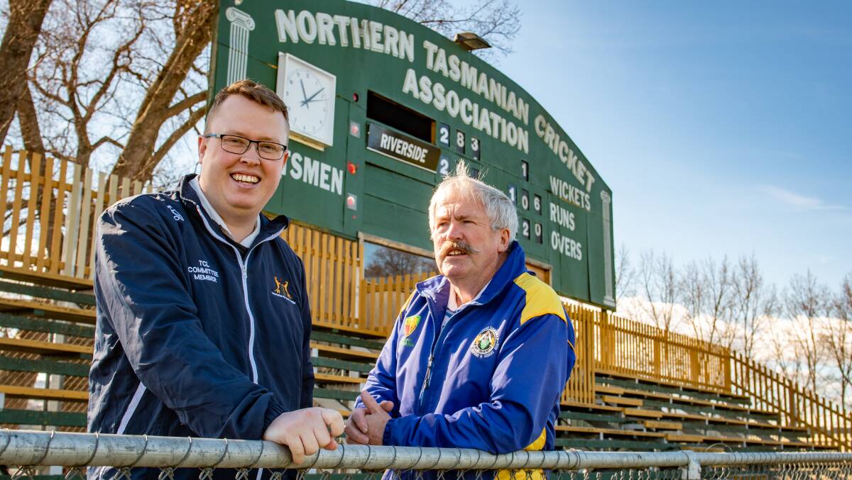 HOWZAT: TCL president Corey Martin and NTCUSA president Peter Griffin are ready to welcome new umpires to the ranks this season. Picture: Paul Scambler