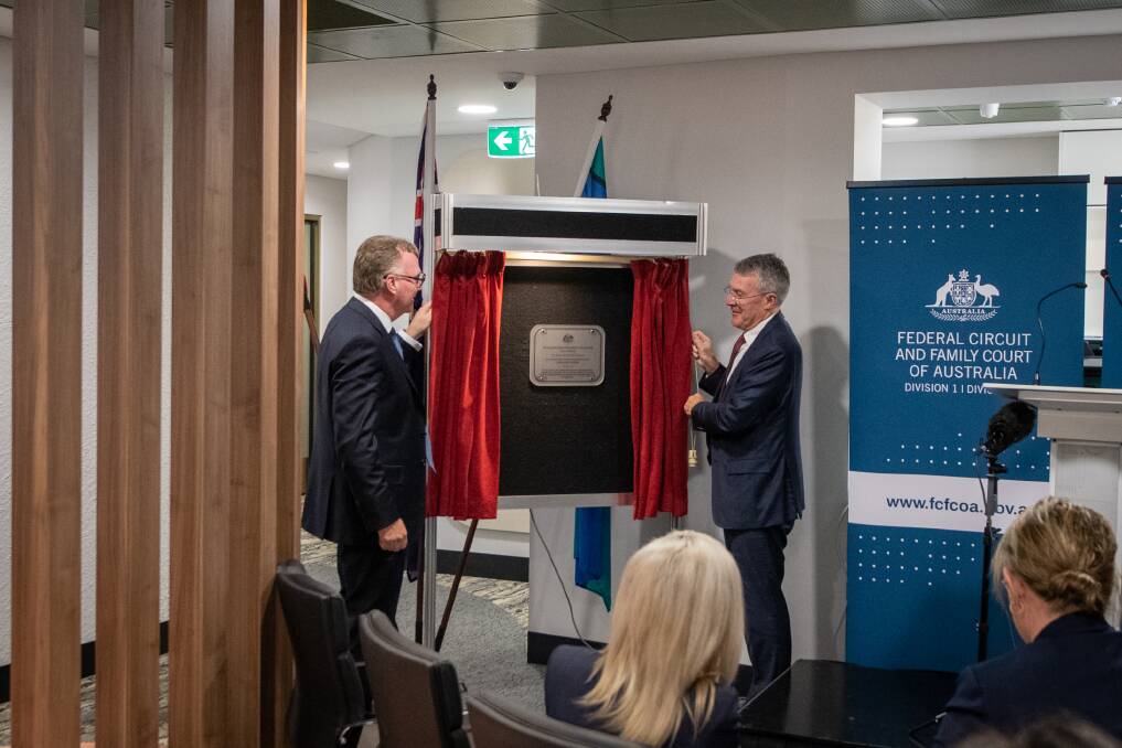 Chief Justice Will Alstergren and Attorney General Mark Dreyfus unveil a plaque for the new court facilities at Henty House. Picture by Paul Scambler 