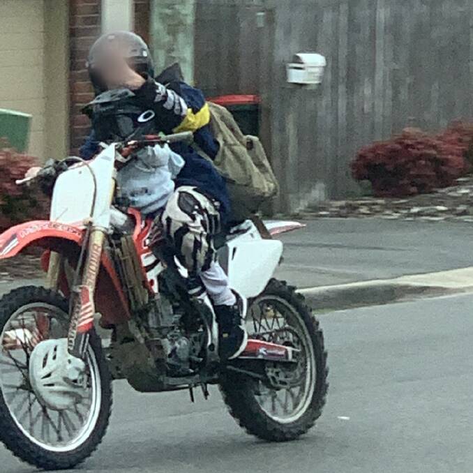 Motorcycle rider evades police at high speed with child onboard