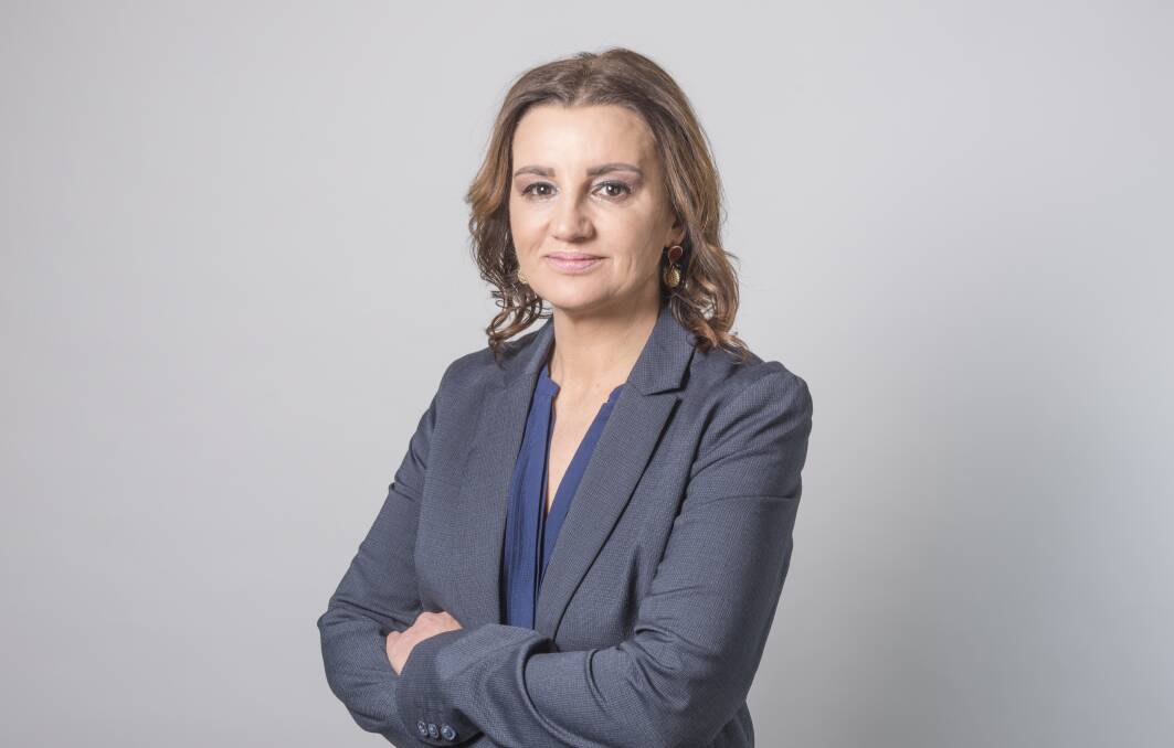 Tasmanian senator Jacqui Lambie has applauded the government's move to require all new arrivals to self-isolate.