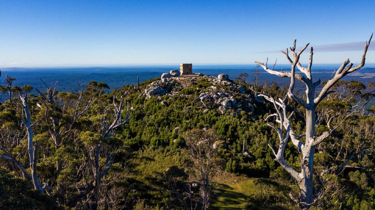 Landmarks within sight include peaks of Flinders Island, Chappell Islands, Mt Cameron, Georges Bay, St Helens Island and Mt Elephant. Image: Knight Frank
