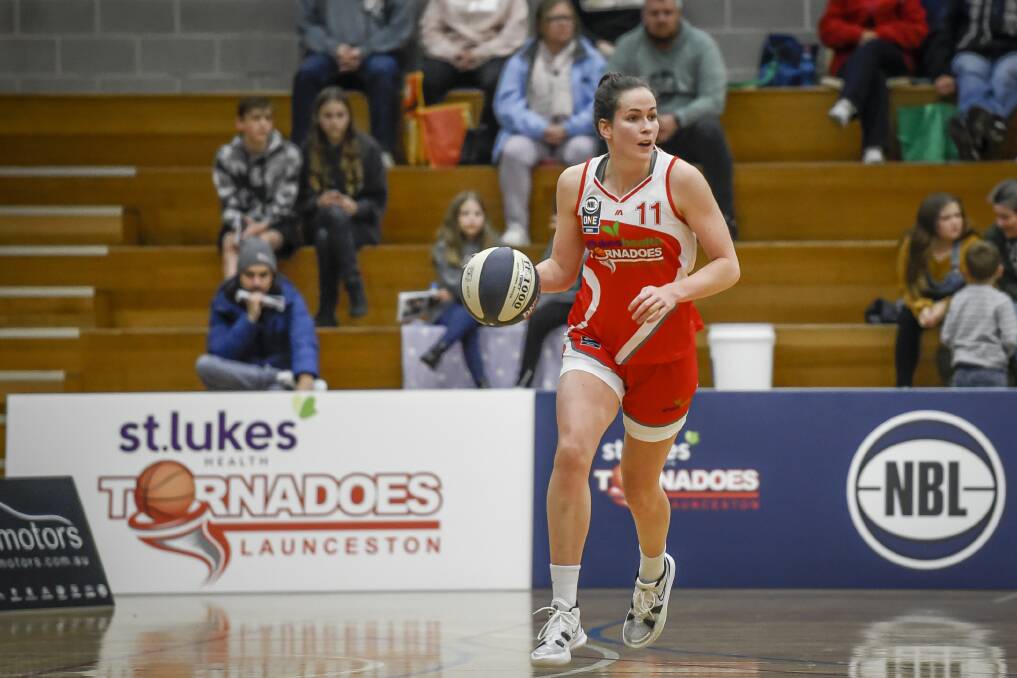 JUGGERNAUT: Keely Froling accounted for more than half of her team's 103 points with 52 against the Eagles. Picture: Craig George