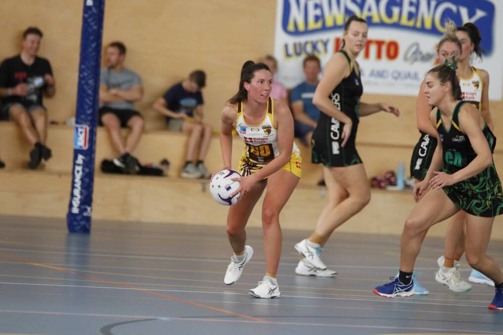 FOCUS: Hawks goal defence Tessa Coote in transition. Picture: Jess Stevenson