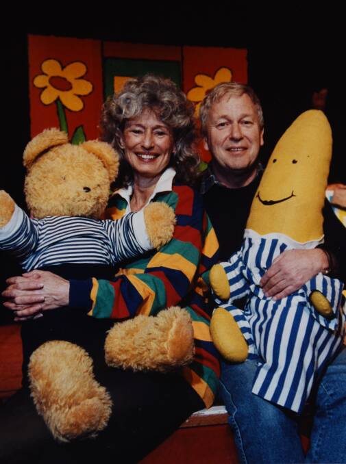 19/7/1994: Play School's Benita Collings and John Hambun with Big Ted and B1 during their show at the Launceston Casino. 