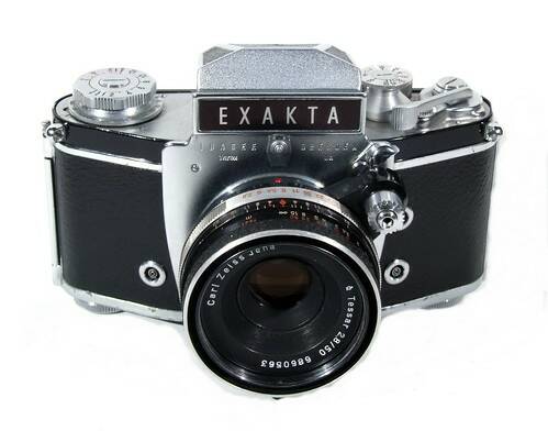 The Exakta 35mm camera, with only manual settings.