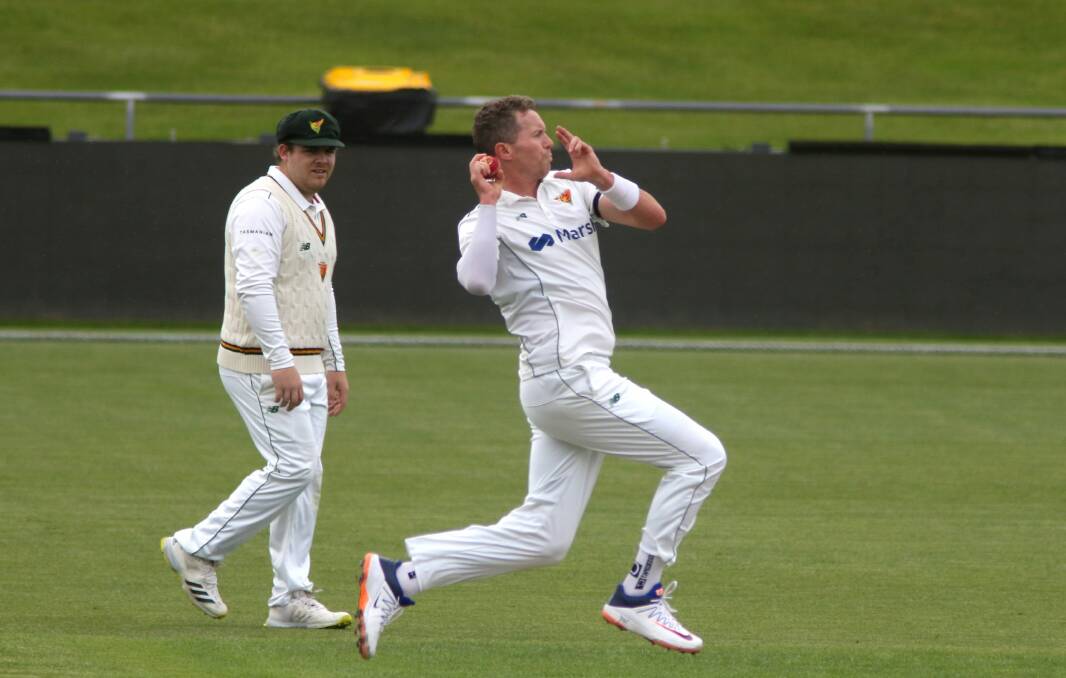 Peter Siddle bowling for Tasmania. Picture by Rick Smith