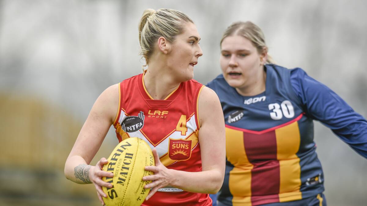 Meander Valley's Abbey Bellchambers looks composed as she takes on her Old Scotch opponent last week. Picture: Craig George
