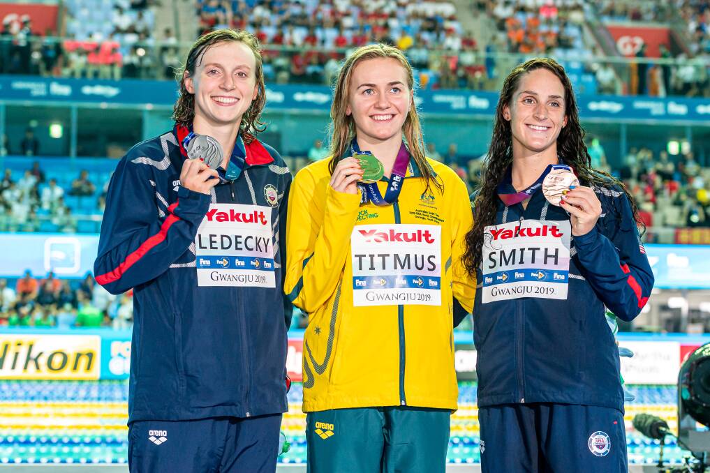 Katie Ledecky, Ariarne Titmus and Leah Smith on the podium following Titmus' 400m freestyle breakthrough. Picture: Insidefoto