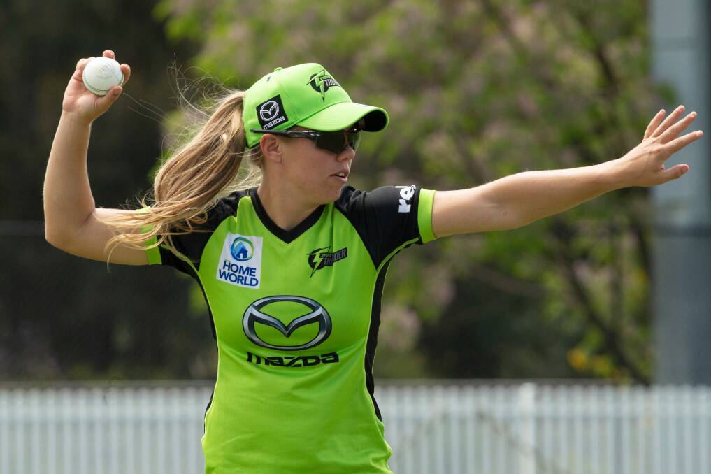 Across Bass Strait: Naomi Stalenberg, pictured for Sydney Thunder, will play for Tasmania in 2020-21. Picture: Sydney Thunder