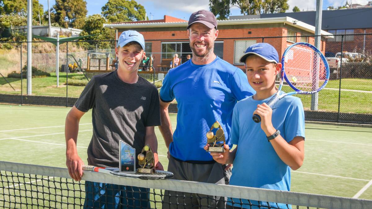 Hadley alongside coach Jason Fletcher and Campbell Young after success in Bendigo. Picture: Paul Scambler